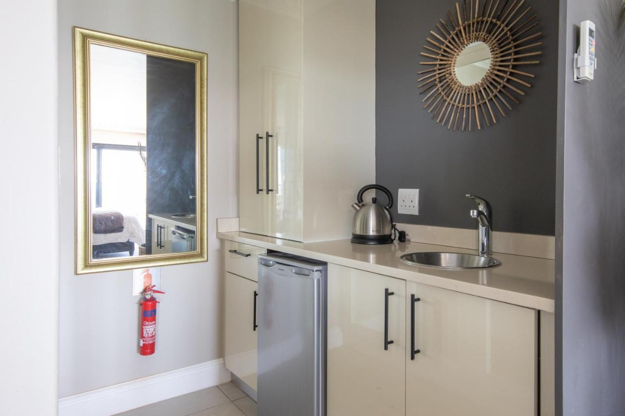 Oceana Palms Luxury Guest House Gordons Bay Bagian luar foto