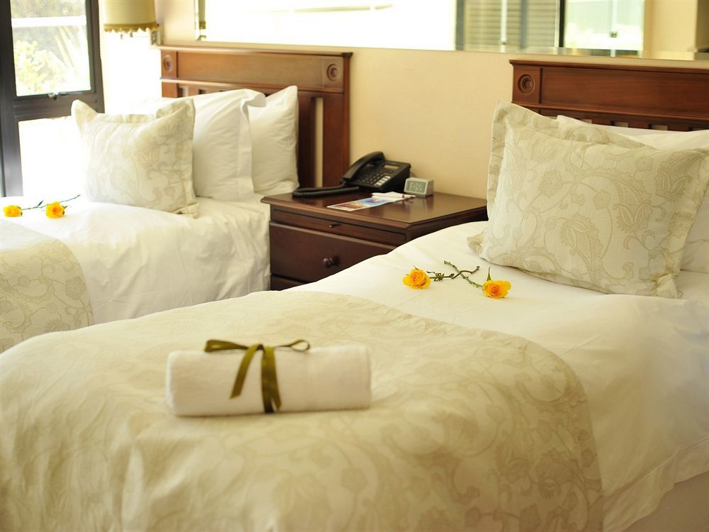 Oceana Palms Luxury Guest House Gordons Bay Bagian luar foto