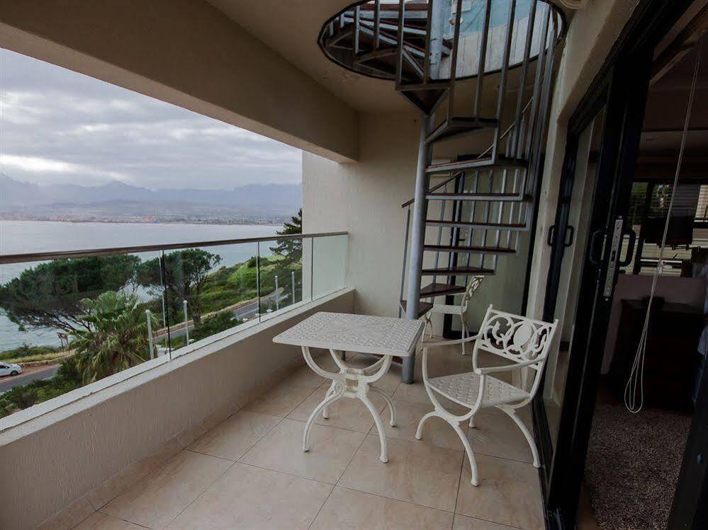 Oceana Palms Luxury Guest House Gordons Bay Bagian luar foto