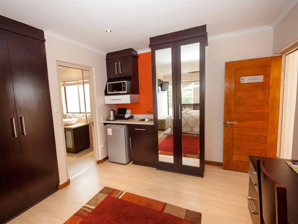 Oceana Palms Luxury Guest House Gordons Bay Bagian luar foto
